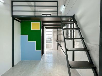 The 70 new rooms have balconies in Nguyễn Văn Quá.