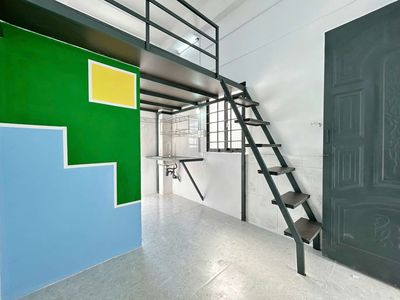 The 70 new rooms have balconies in Nguyễn Văn Quá.