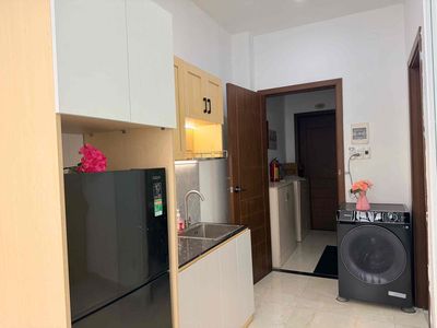 It's the owner of the new super apartment. 100 percent break-in kitchen.