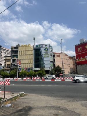 Rent a Nguyễn Hữu Cảnh cash building, Bình Thạnh area 450 meters.