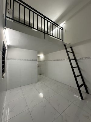 Rent a room with a guard, air conditioning.