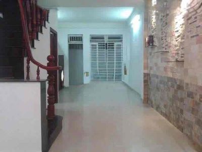 Rent an alley house in mid-60 meters with 3 bedrooms at 1 x.