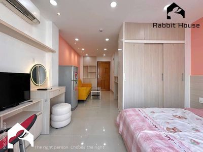 Rent a kitchen room with a nice balcony in the 10th.
