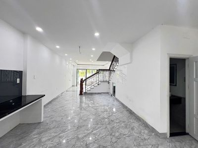 The east hall, the Long Hall, completes four bedrooms, prices: 12 million a month.