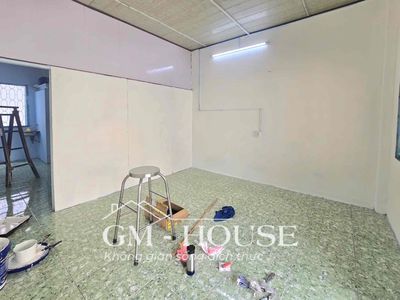 The one-room bedroom has a 40-foot air conditioning near the Phan Long Zone, District 1.