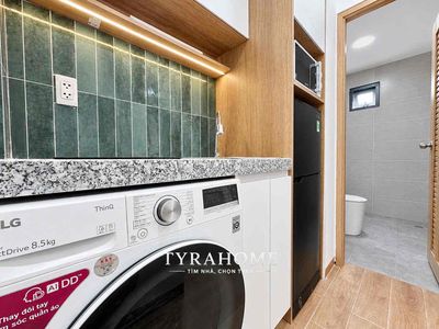 Room 1 bedroom right here. Long-full furniture. Private washing machine.