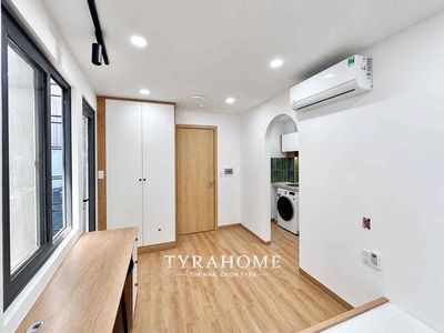 Room 1 bedroom right here. Long-full furniture. Private washing machine.