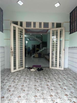 Rent the original house near Long Trường in 9th.