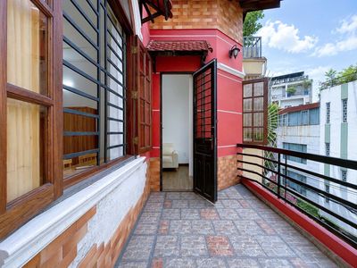 Studio in the interior has a balcony -- near Tân Bình Airport.