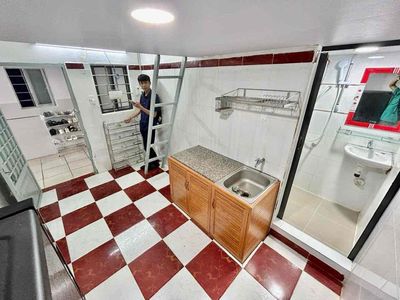 Rent a two-M high guard room, basic elevator furniture, right here.