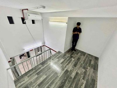 Rent a two-M high guard room, basic elevator furniture, right here.