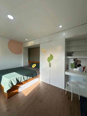 apartment 1 .Z.z.0 bordering District 1 , large banding - full interior