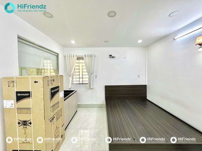 sky Window studio - full interior - 10 P P aeon tp - post support