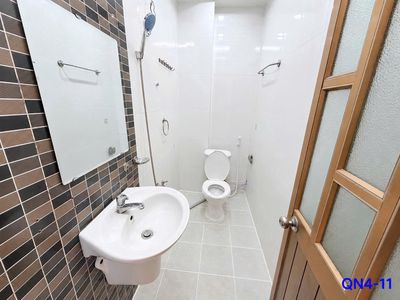 available new room near art