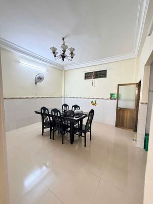 Renthouse cmt8, near Itr Park, campus 6 x14-three floors, 4 large bedrooms, 3 toilets