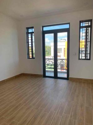 Rent a three-story apartment near District 9 high-tech.