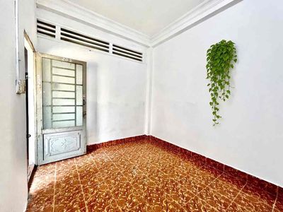 Rent Bình Thạnh.7 million a month - private toilet, 24/7 free, near Stepu