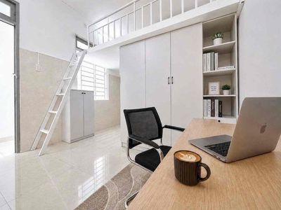 Super pretty student living room right next to T3 station.