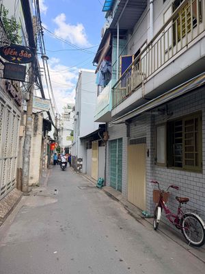 House rents $1.4 million with four bedrooms, three toilets, 40 meters, three stories.