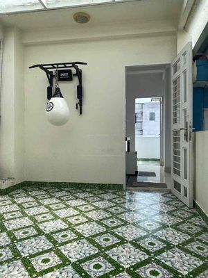 House rents $1.4 million with four bedrooms, three toilets, 40 meters, three stories.