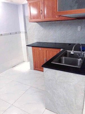 4th floor elevator*12; Three bedrooms across 5 meters.