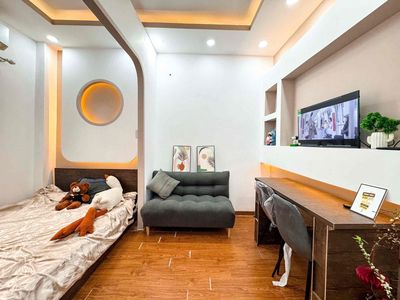 The skylight apartment separates the kitchen from the university