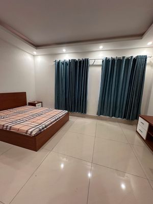 Front floor, five bedrooms, four full interior toilets, riverside, Hiệp Bình Chánh.