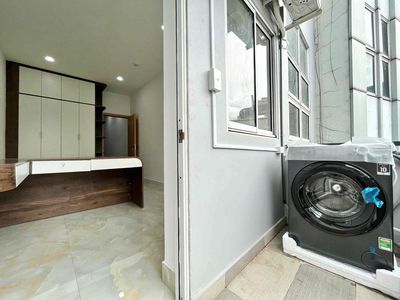 Room service one balcony five bordering District 1 8 closes the district, ktn, sgu, y y...