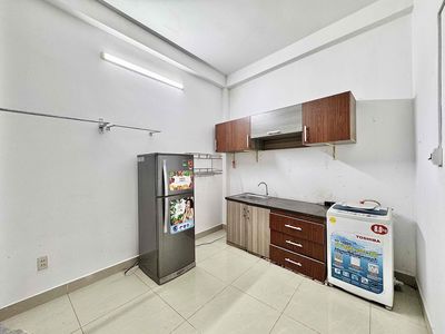 Rent a balcony full of private washing machines - Phan Huy Ích