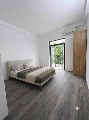 The owner himself rented an apartment at 98 FZz1 Zqz Market of Bến Thành at 5.22 t