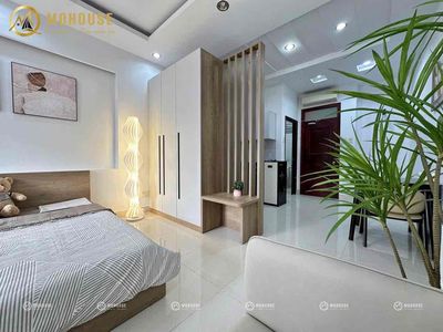 The apartment is for the 10-foot balcony. 35 meters. The kitchen is full of furniture.