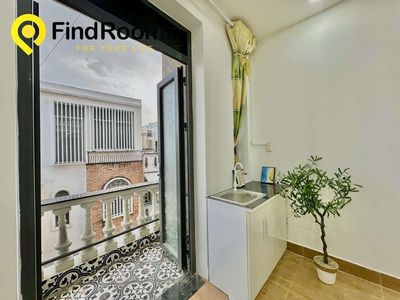 A super-split balcony apartment, Quang Trung.