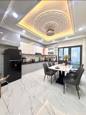 4th floor rent 4 meters x 20 meters 5 bedroom 8 meters south