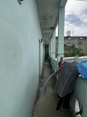 There's a cold machine at the back of the Long Island School.