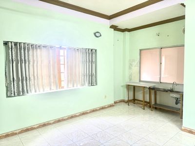 Rent room near Central Light Park.