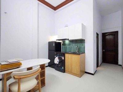 Room code: 1802 102. One bedroom plus a wide sky at 7 million.