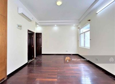 Super!! House 8 x 20 meters, 3rd floor 5 rooms, private toilet