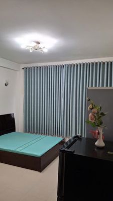 High-end motel, 3-Full interior, private passageway, downtown.