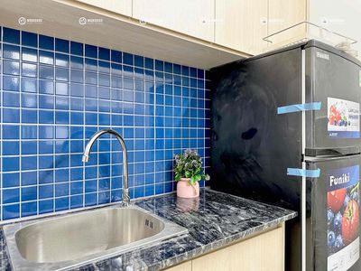 studio full option open sky windows District 11