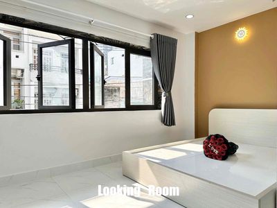 Phạm Văn Bạch new room , Phạm Văn Bạch open window close to bigc to the war field