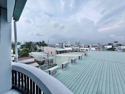 A 30-M2 balcony studio, Nguyễn Thị Định student in a cbd apartment.
