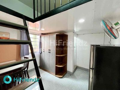 Rent room, just down the canal bridge, perfect for two people.