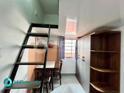 Rent room, just down the canal bridge, perfect for two people.