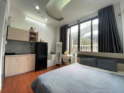 Rent a room at the Nguyễn Đình Chiểu Park Park.