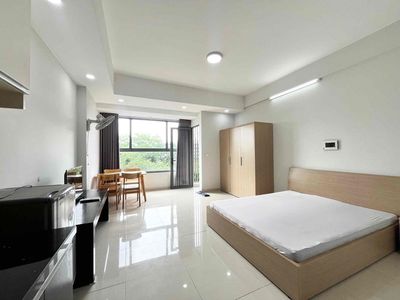 Renting Botanica Premier High House studio.
