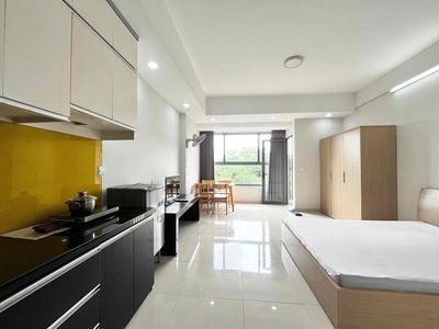 Renting Botanica Premier High House studio.