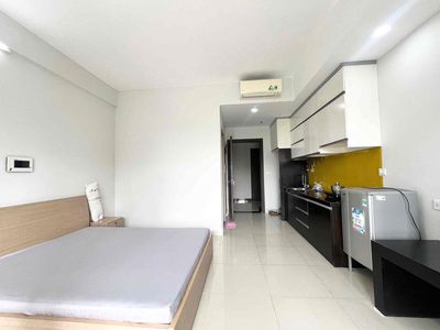 Renting Botanica Premier High House studio.