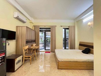 Rent Studio District 10 - A quiet alley building 35 meters.