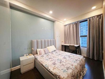 Three bedrooms. Two Botanica Premier.21.5 million entire interior.