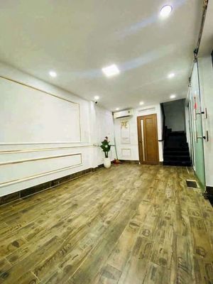 Renting an alley house, Lê Hồng Phong, District 10